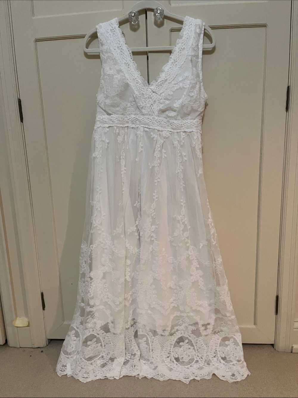 MISSLOOK Ivory Lace V-Neck Maxi Dress